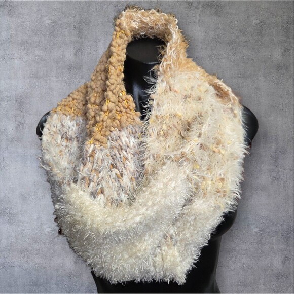 Mixit Scarf Womens One Size Cream Tan Infinity Loop Fuzzy Boucle Knit Chunky - Picture 2 of 9